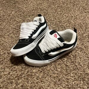 Vans Knu Skool black and white skate shoe size mens 8